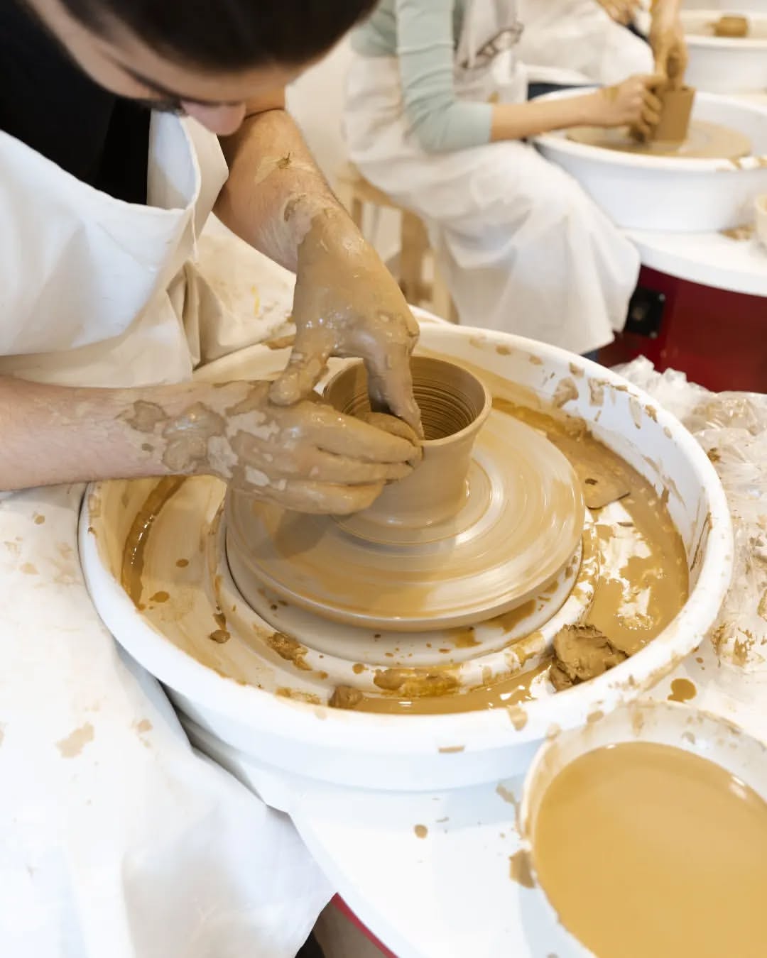 سفاالگری با چرخ آموزشگاه اثر