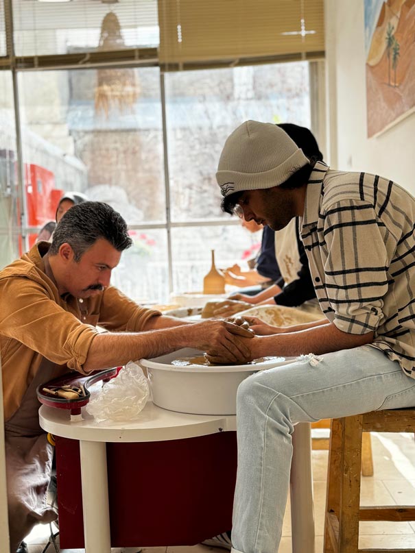 سفاالگری با چرخ آموزشگاه اثر