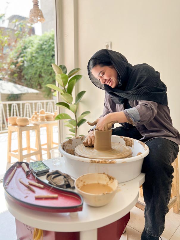 آموزش سفالگری در مدرسه سفال و سرامیک اثر با ارائه مدرک فنی و حرفه ای