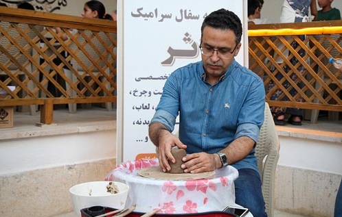 تجربه سفالگری با چرخ